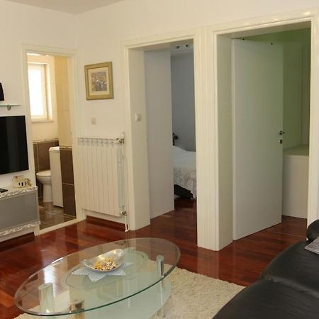 Holiday House Pine Tree Nerezisca 외부 사진