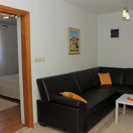 Holiday House Pine Tree Nerezisca 외부 사진