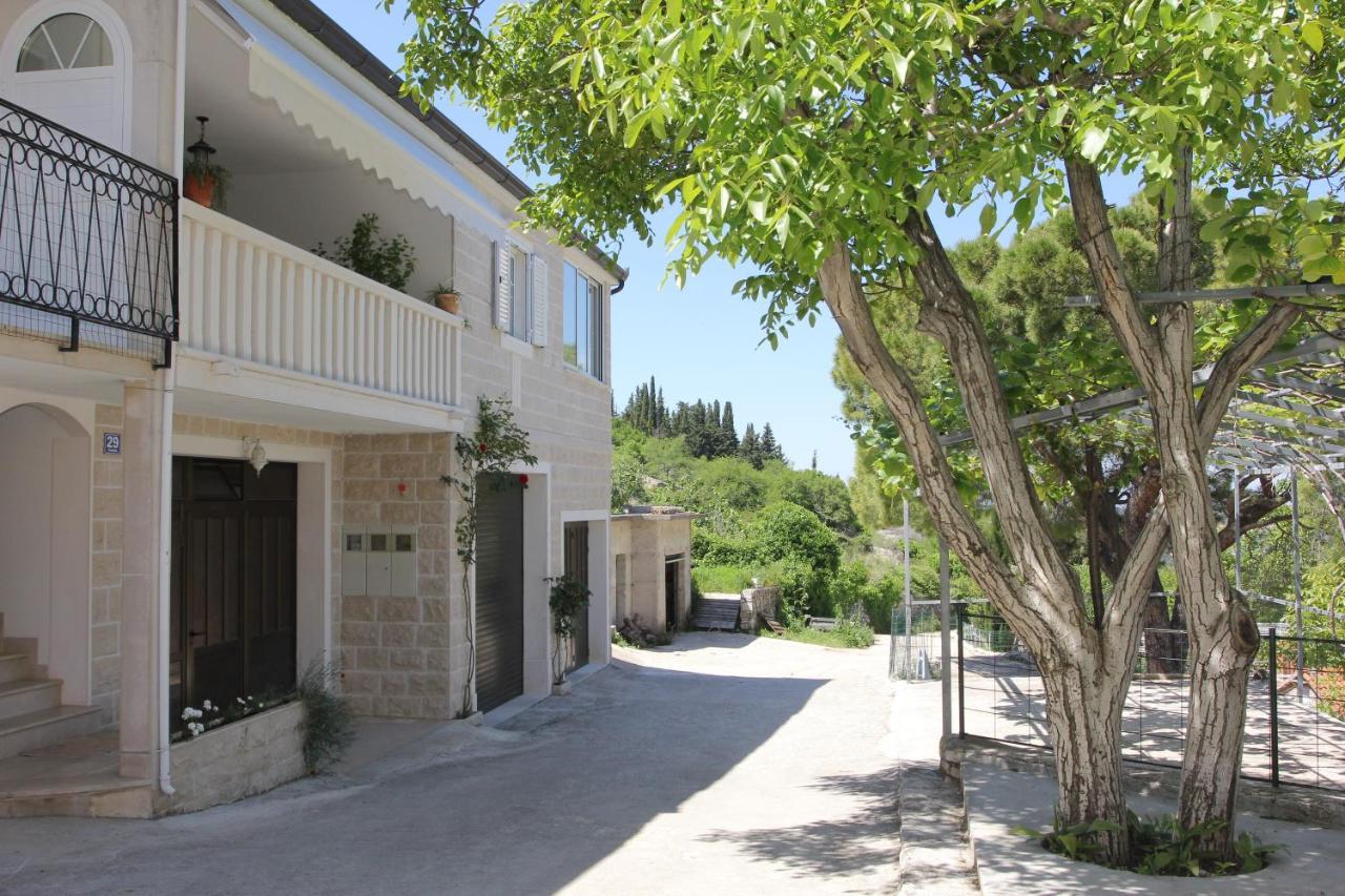 Holiday House Pine Tree Nerezisca 외부 사진