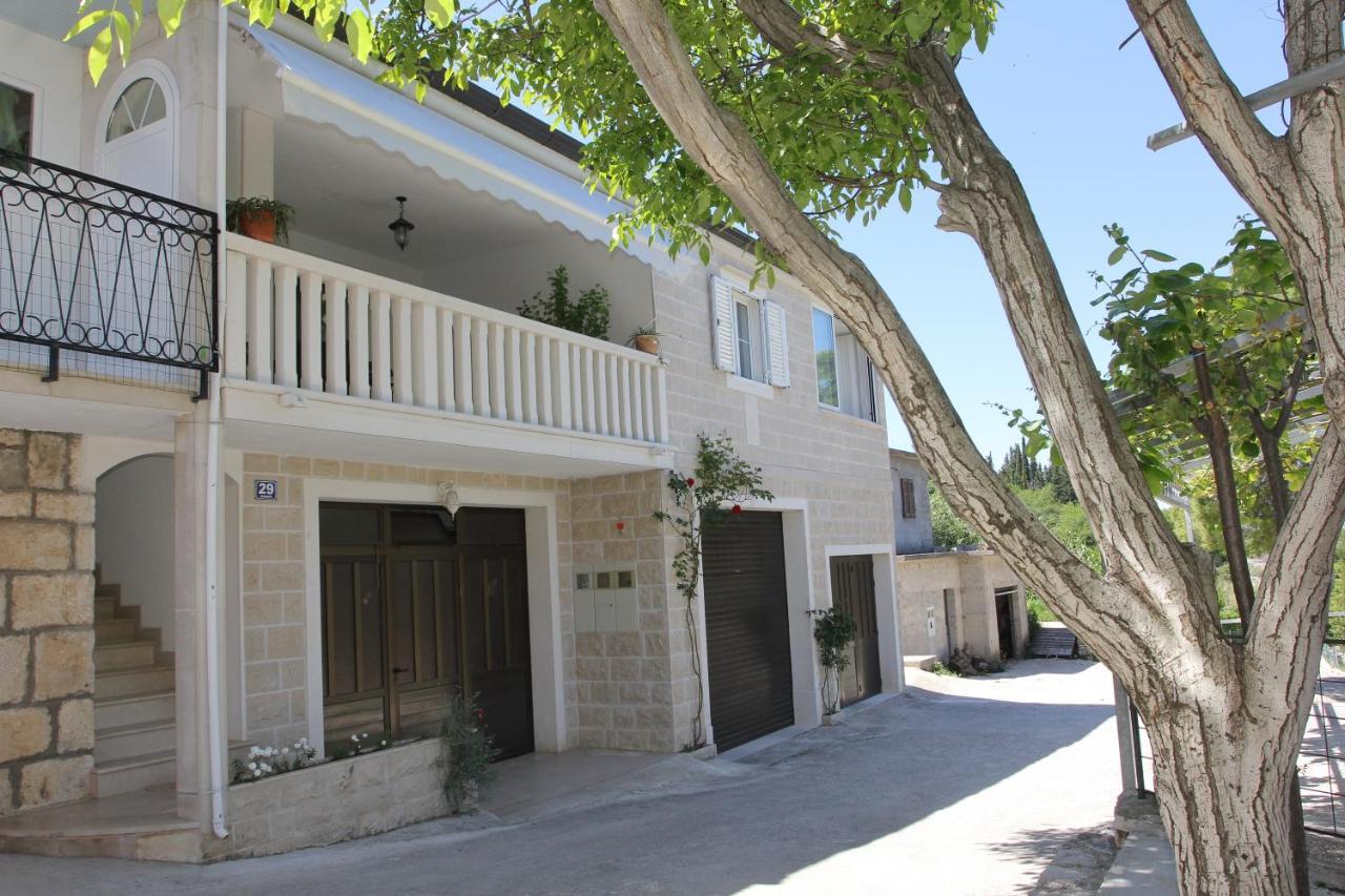 Holiday House Pine Tree Nerezisca 외부 사진