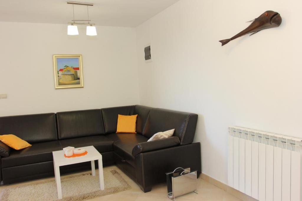 Holiday House Pine Tree Nerezisca 외부 사진