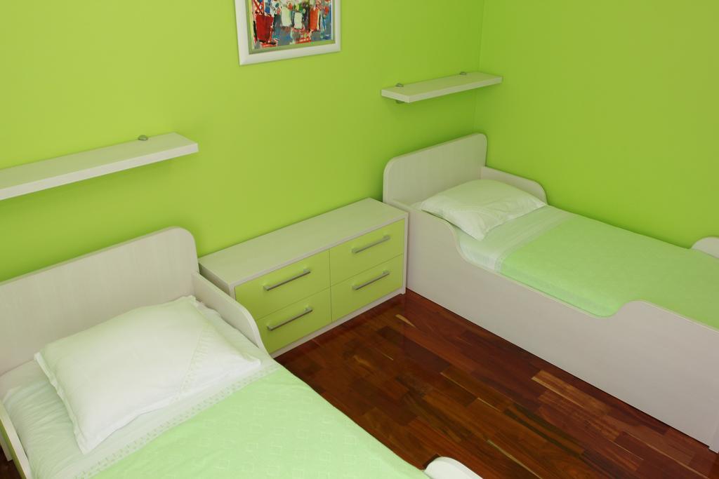 Holiday House Pine Tree Nerezisca 외부 사진
