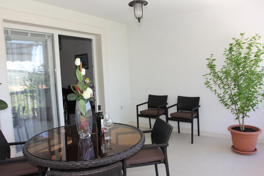 Holiday House Pine Tree Nerezisca 외부 사진