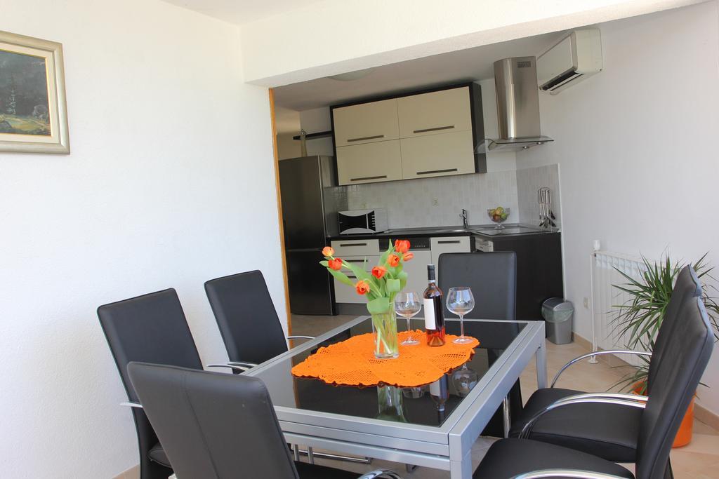 Holiday House Pine Tree Nerezisca 외부 사진