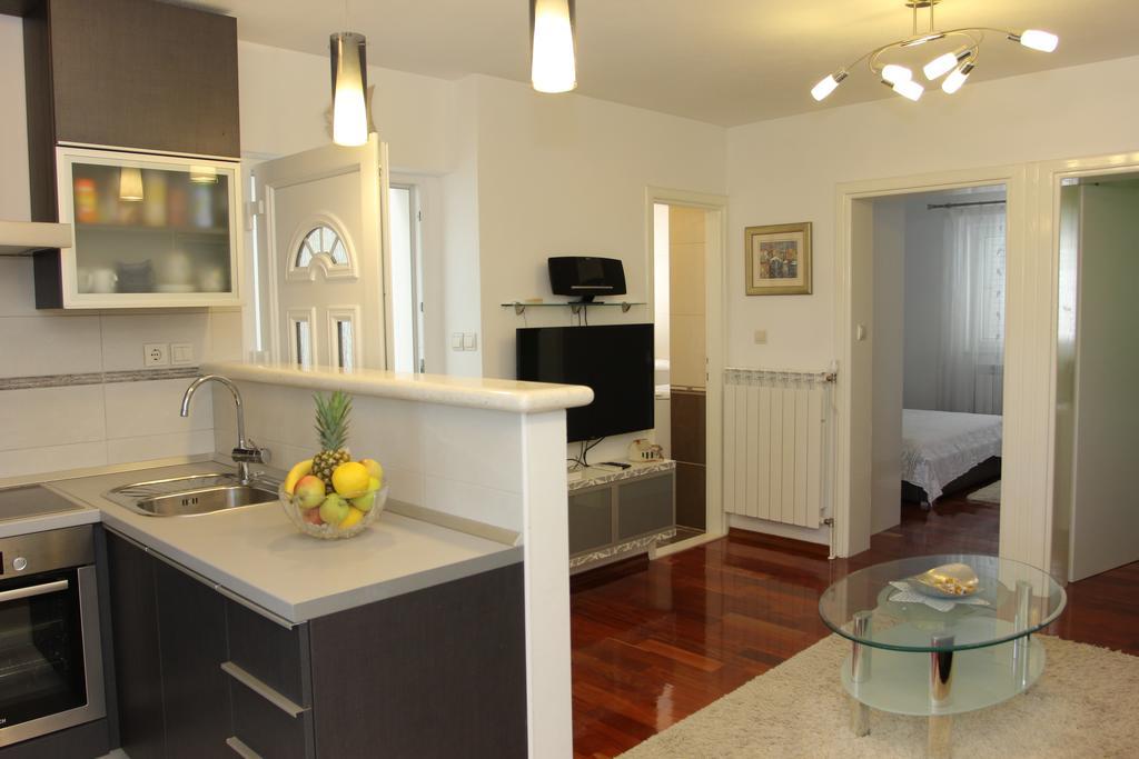 Holiday House Pine Tree Nerezisca 외부 사진
